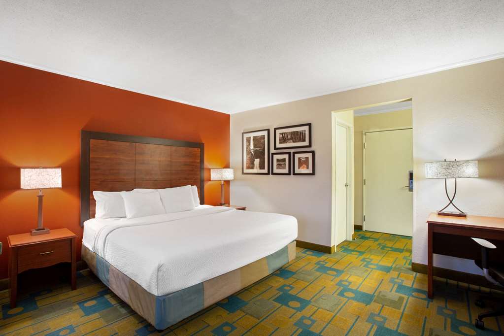 La Quinta Inn by Wyndham Auburn Worcester - photo 22