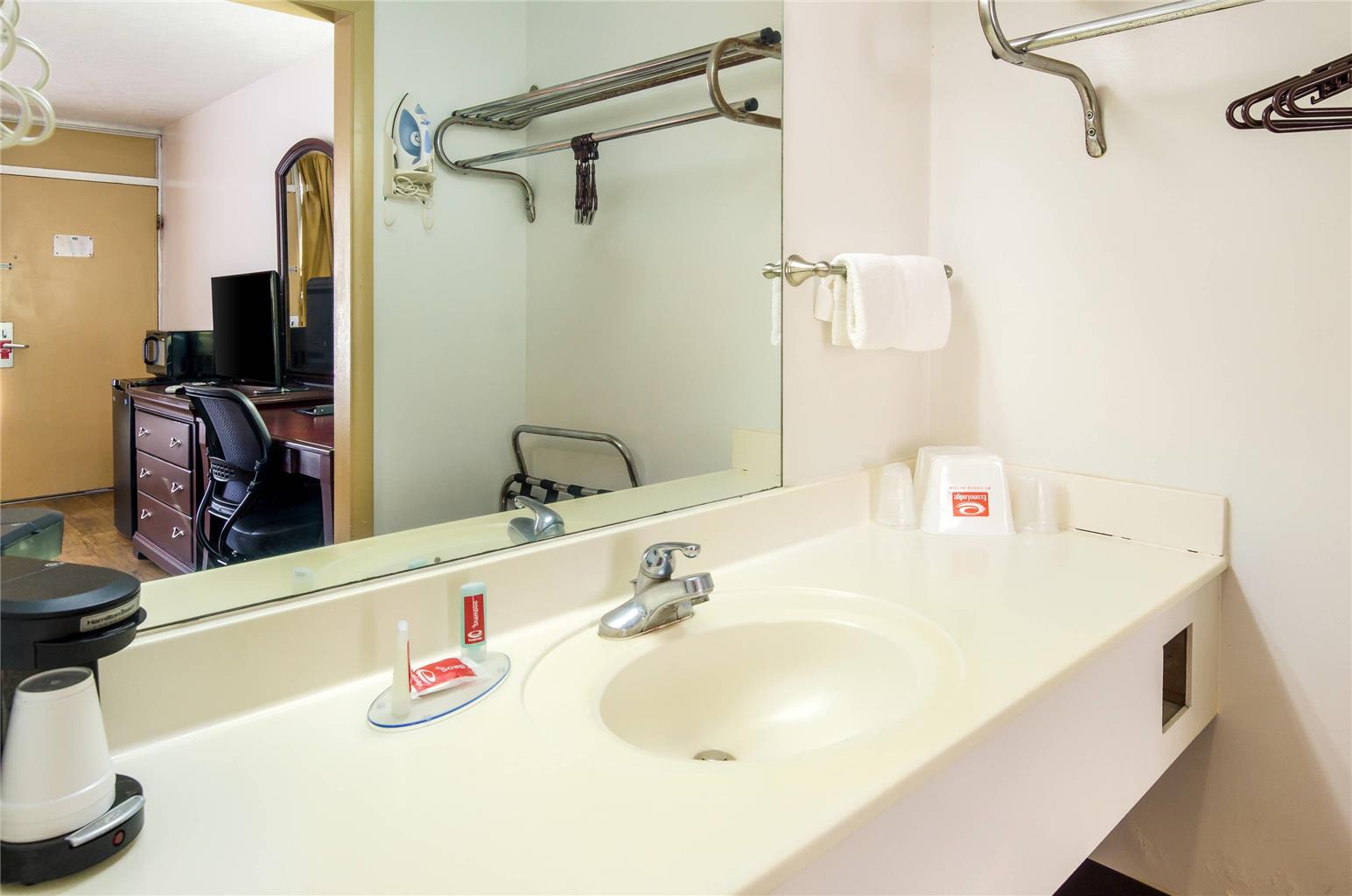 Econo Lodge Marion I 81 - photo 26