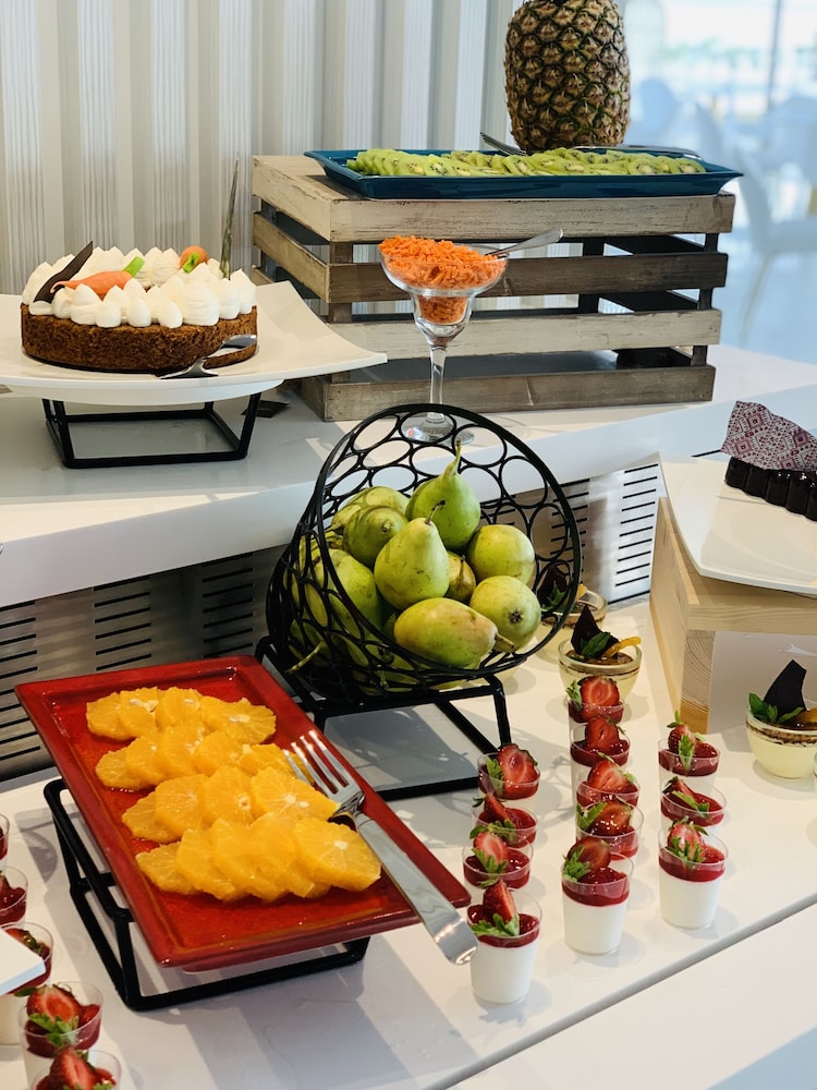 מזון ומשקאות