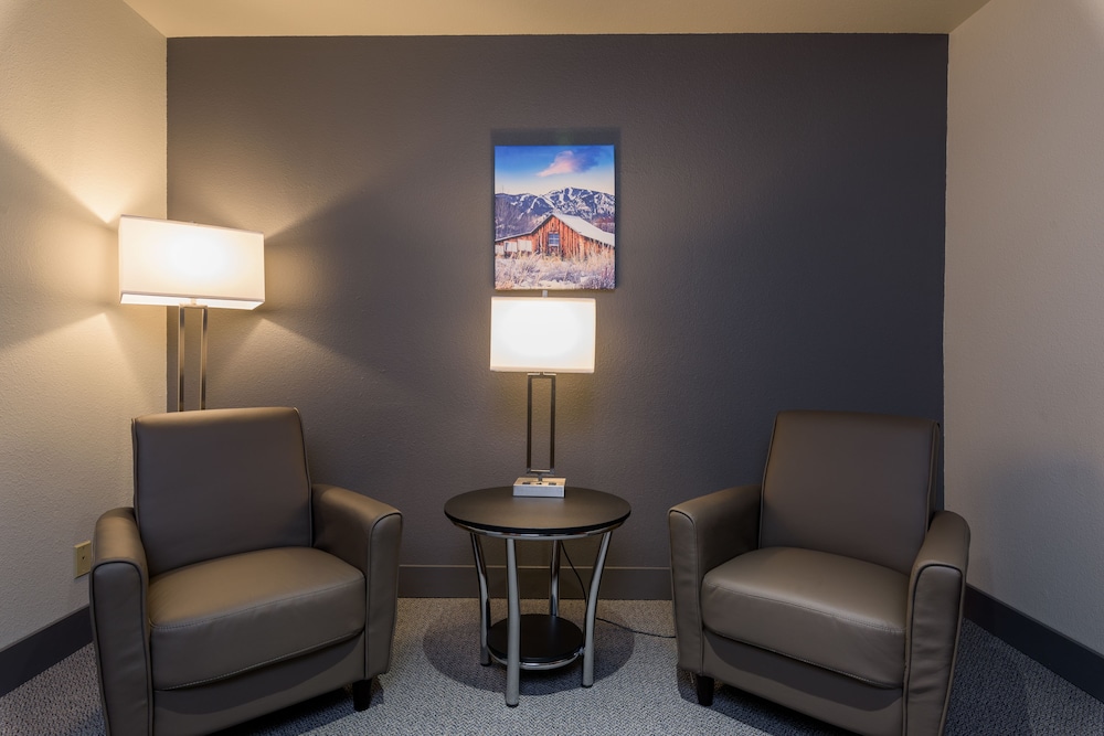 Wood River Inn & Suites - photo 26