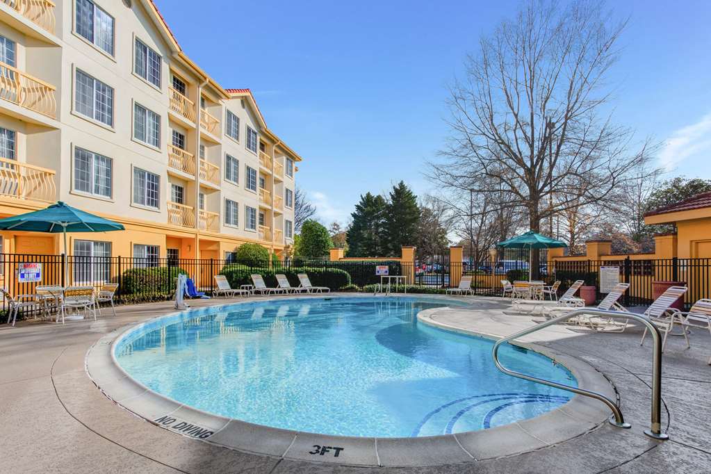 La Quinta Inn & Suites by Wyndham Raleigh Durham Intl AP - photo 8