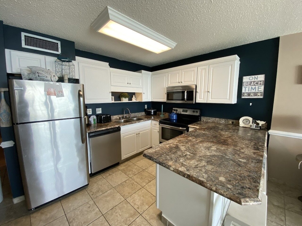 Royal Garden Resort 1205 2 Bedroom Condo by RedAwning - photo 5