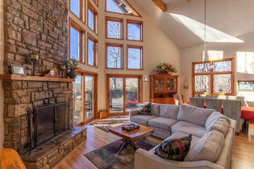 Great Escape at Yonahlossee in Blowing Rock, United States