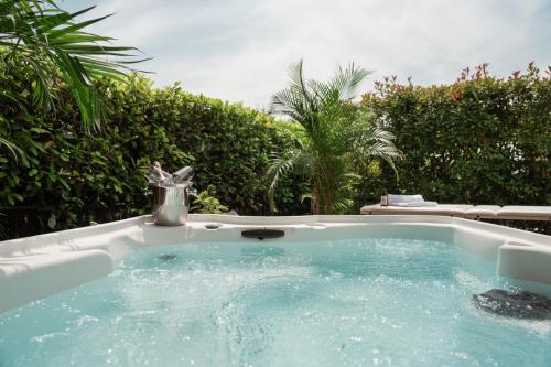 Bardolino Suite — 4-Star Luxury Hotel in Bardolino, Italy