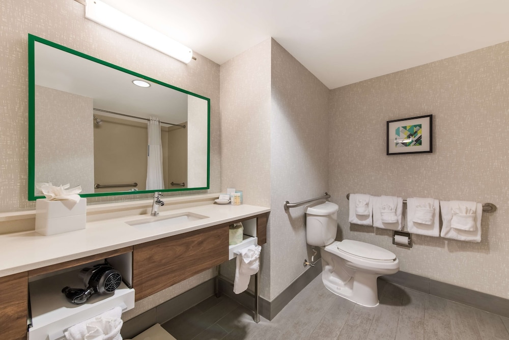 Hampton Inn & Suites Charlotte Airport - photo 26