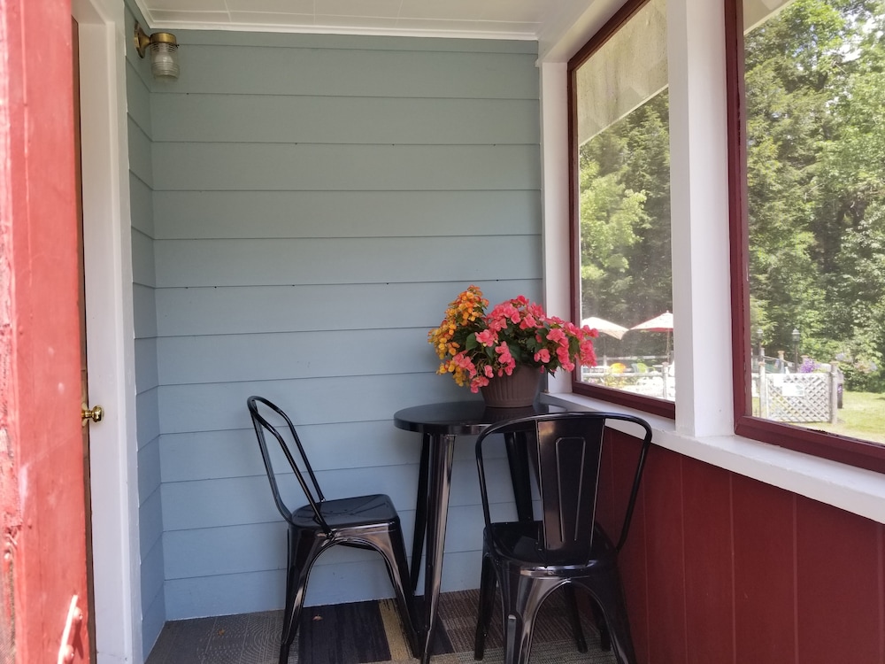 White Mountain Motel And Cottages - photo 7