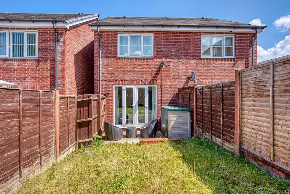 Cute Modern Mews Home In Oldbury 19701432 — Oldbury