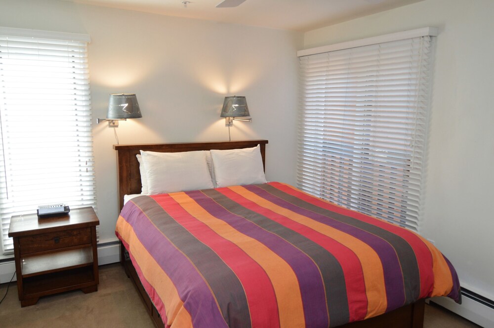 Old Hundred by Frias Properties - photo 4