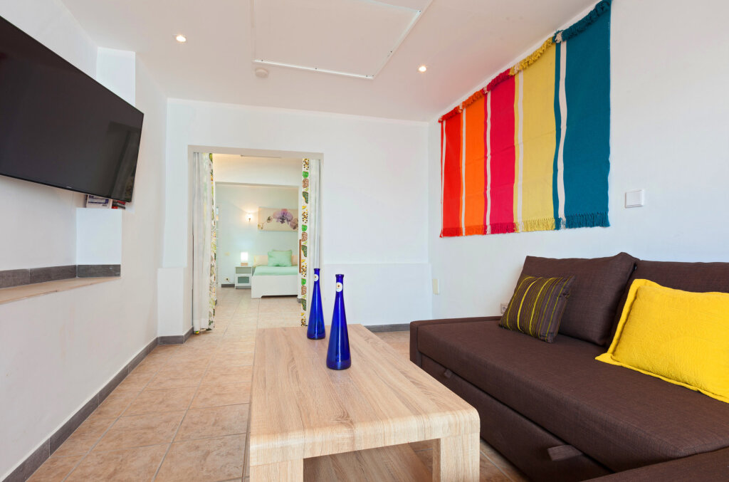 Villa Jessica Suites — 4-Star Luxury Hotel in Puerto Del Carmen, Spain