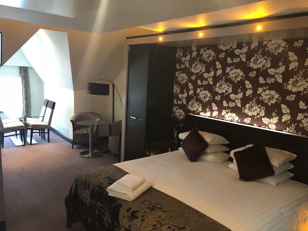 The Bluebell Hotel — Neath — photo 5