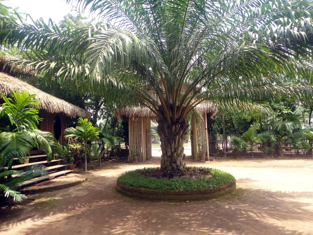 Golden Sunrise Hotel in Kyaikto, Myanmar