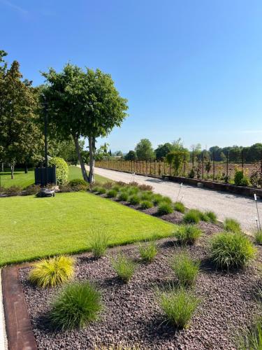 Appartament Resort Corte Renèè lago di Garda in Castelnuovo Del Garda, Italy