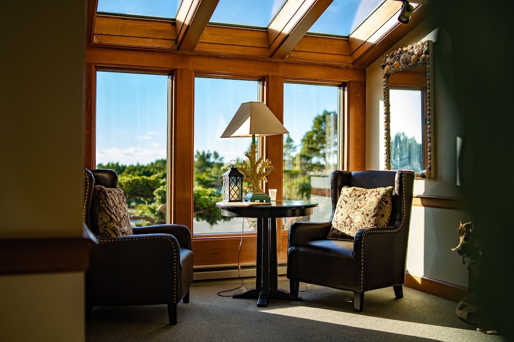 Chateau Westport Resort - photo 7