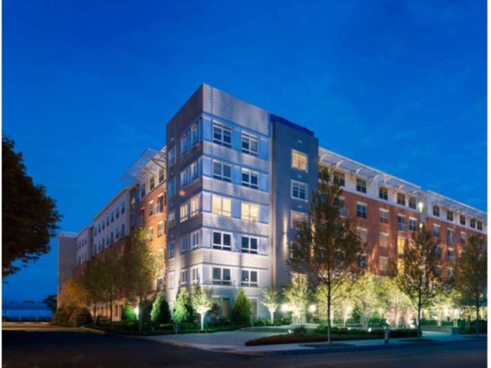 Global Luxury Suites at Cambridge Park - photo 17