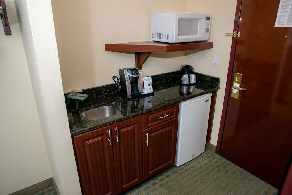 Holiday Inn Express & Suites Cocoa by IHG - photo 11