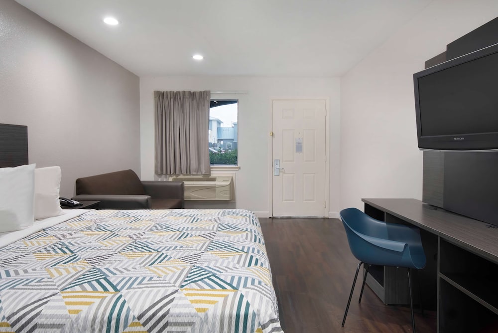 Motel 6 Houston TX I 10 West - photo 16