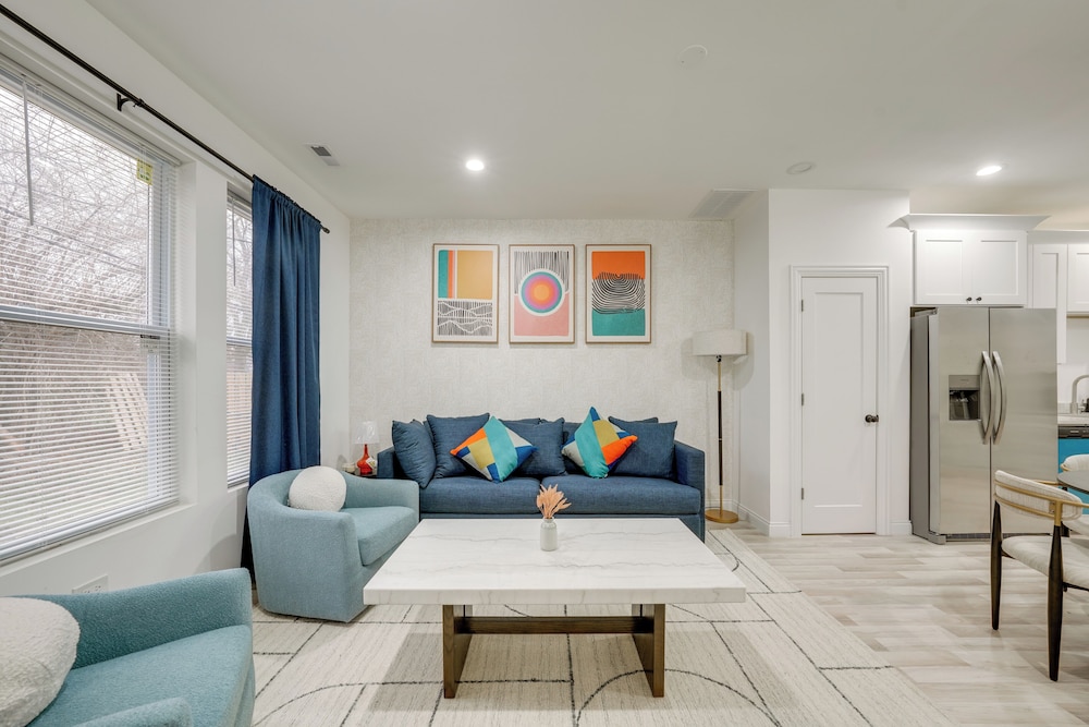 Townhome 5 Mi to Naperville & Morton Arboretum — 4-Star Luxury Hotel in Lisle, United States