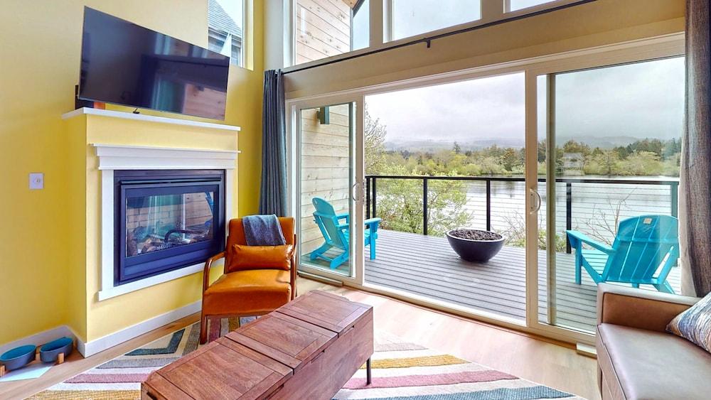 The Commons Urban Coastal Lodging - photo 10