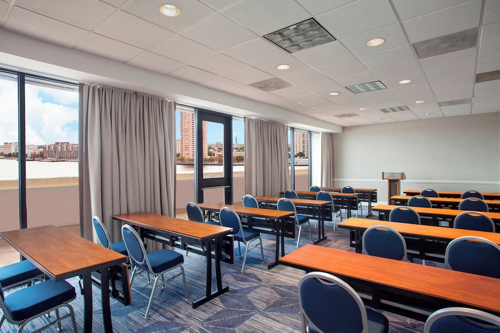 Sheraton Norfolk Waterside Hotel - photo 50
