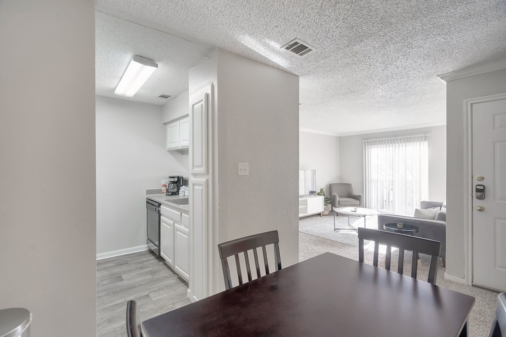 Relaxing Quaint 1BR in Heart of Midland - photo 15