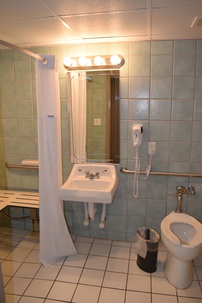 Days Inn by Wyndham Panama City Beach Beachfront Resort - photo 30