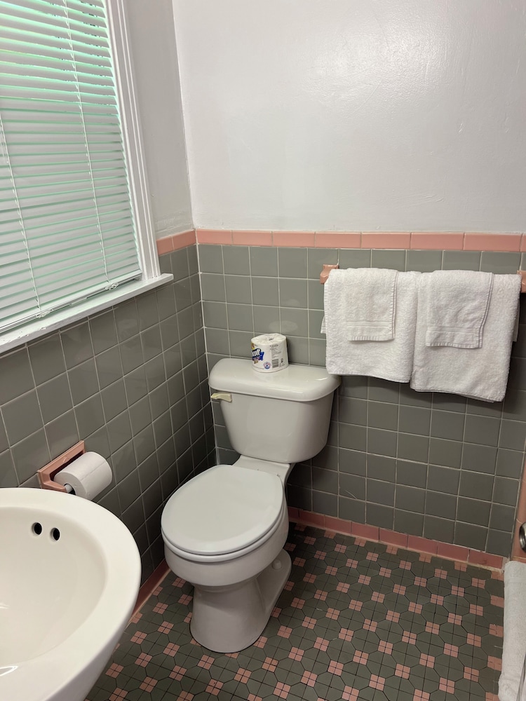 Cadet Motel - photo 35