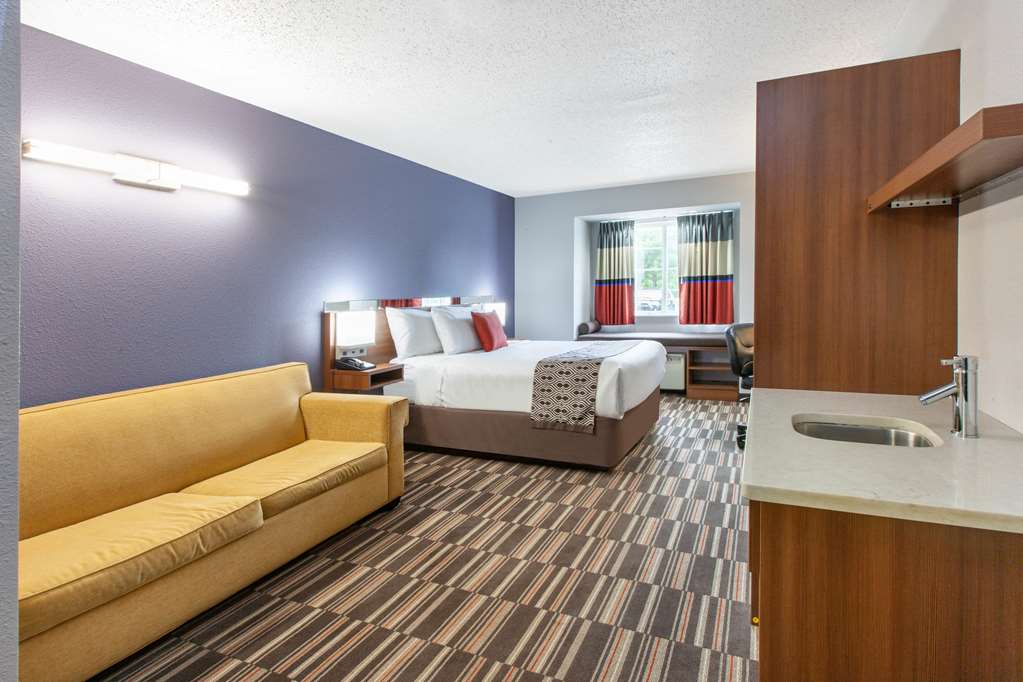 Microtel Inn & Suites by Wyndham Pittsburgh Airport - photo 11