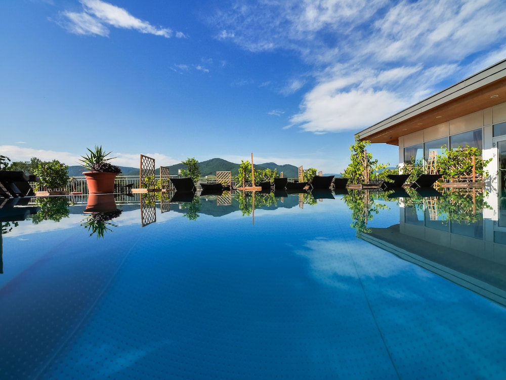 Gartenhotel Weingut Pfeffel Durnstein — Duernstein