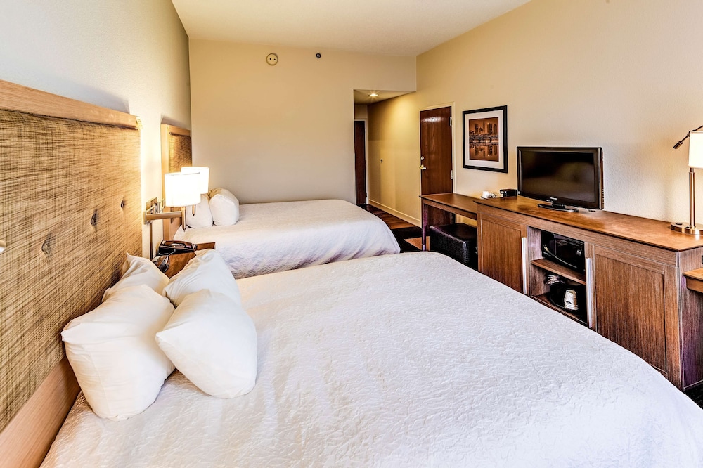 Hampton Inn by Hilton Columbus I 70E Hamilton Rd - photo 17