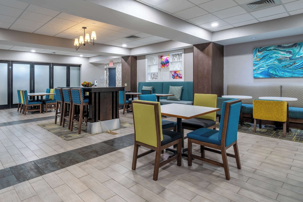 Hampton Inn Dahlgren - photo 38