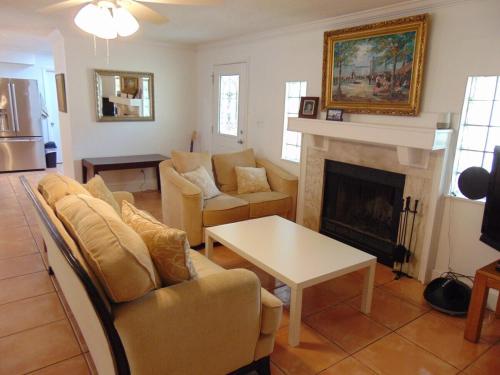 Sarasota Springs in Sarasota, United States