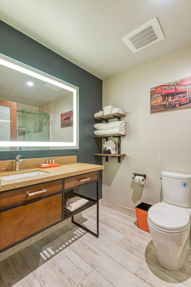 Hotel Lexen Newhall - photo 37