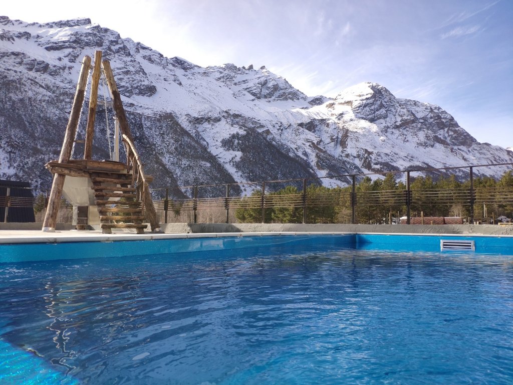 Masha I Medvedi in Terskol, Russia