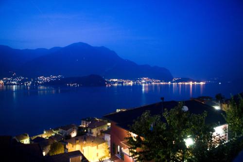 Casa Giulio Apartment in Lezzeno Lake Como — 4-Star Luxury Hotel in Lezzeno, Italy