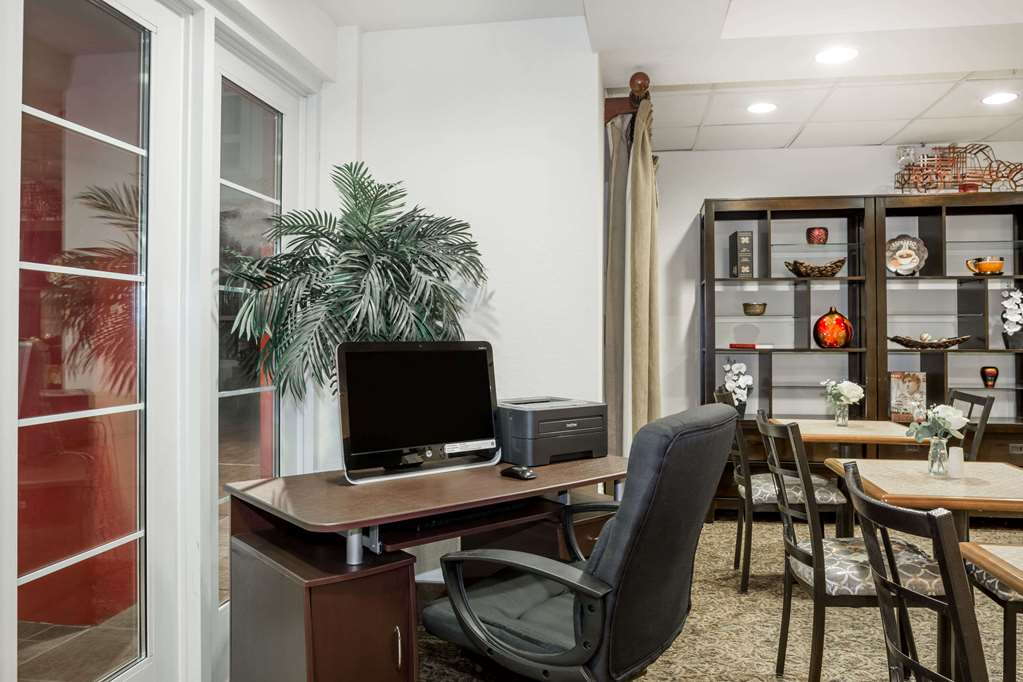 Hawthorn Extended Stay by Wyndham Panama City Beach - photo 14