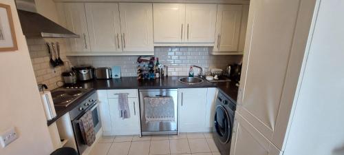 Spacious Riverside 1Bd in Bustling Village — 4-Star Luxury Hotel in Dublin, Republic of Ireland