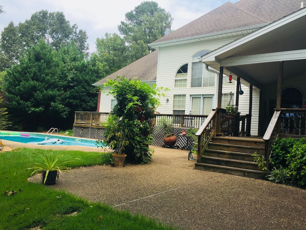 Irenes Secret in Hot Springs, United States