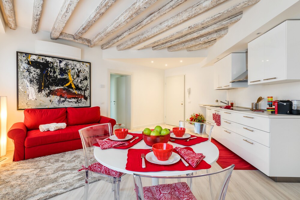 Venice Heaven Apartments Biennale — 4-Star Luxury Hotel in Venice, Italy