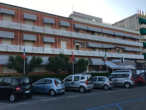 Hotel Milani — hotel in Camaiore
