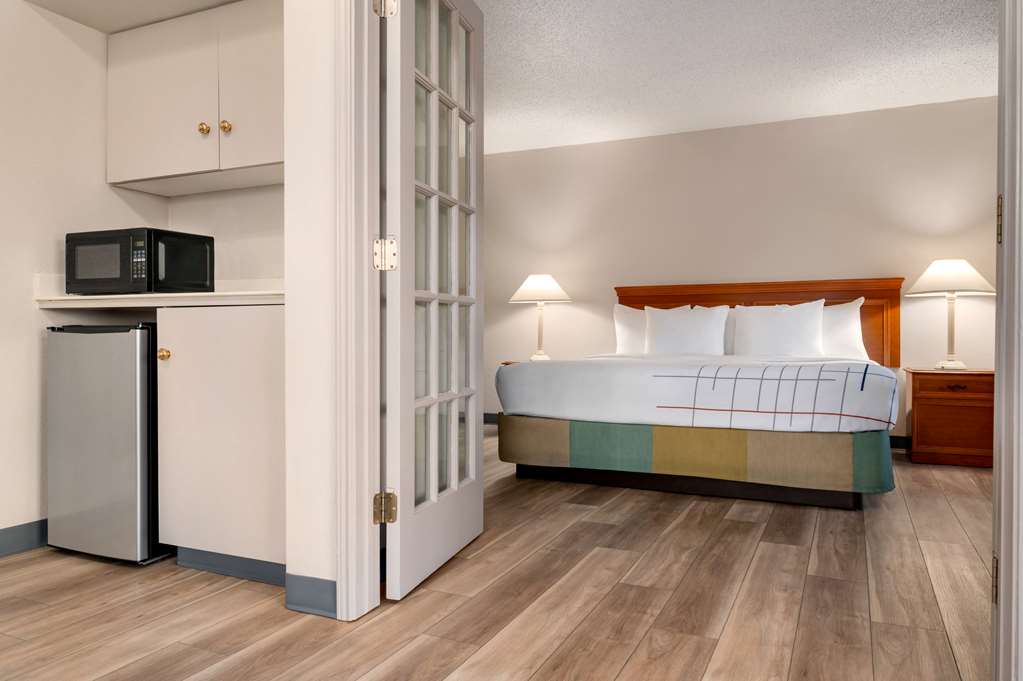 La Quinta Inn by Wyndham Columbus Airport Area - photo 26