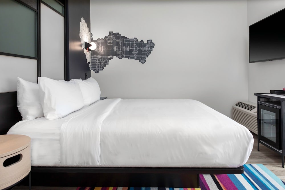 Aloft Savannah Airport - photo 8