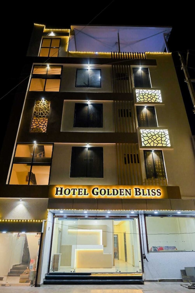 Hotel Golden Bliss - carbon neutral hotel in Bhopal