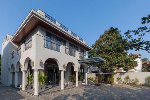 StayVista’s Le Arc Artistic Rooms with Private Plunge Pool and Scenic Views in Lonavla, India