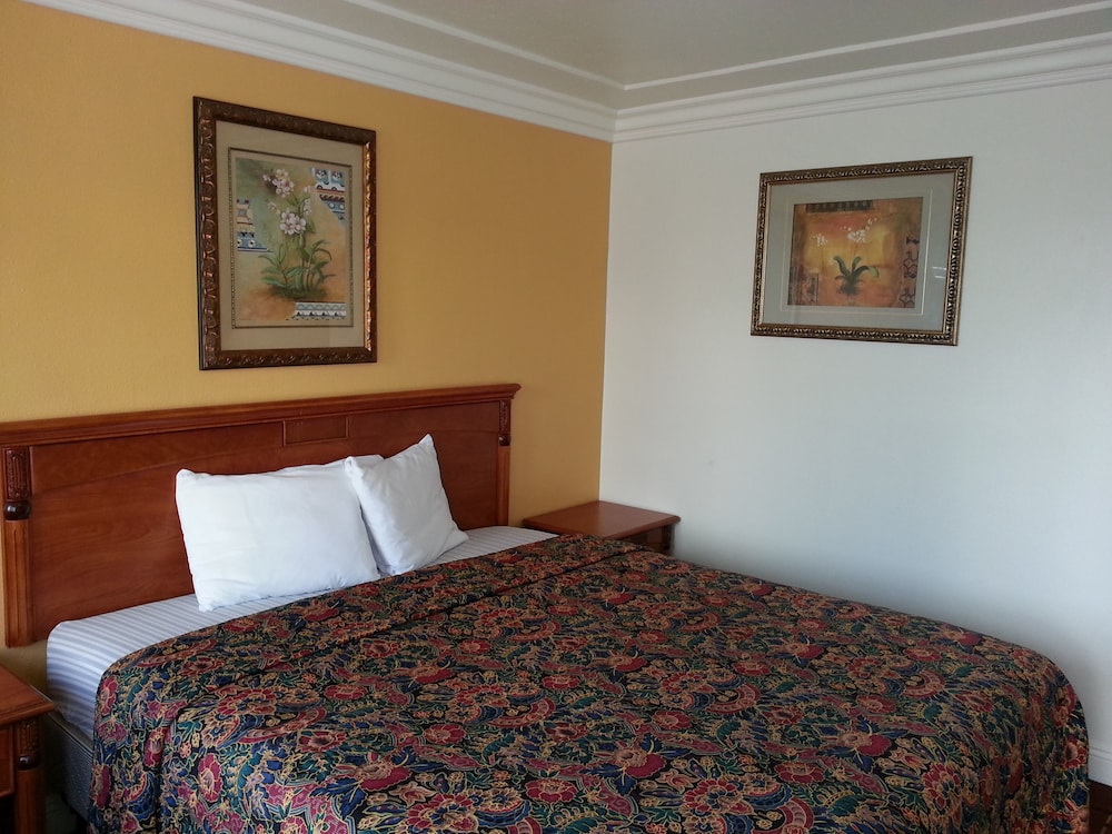 Flamingo Inn Long Beach - photo 2