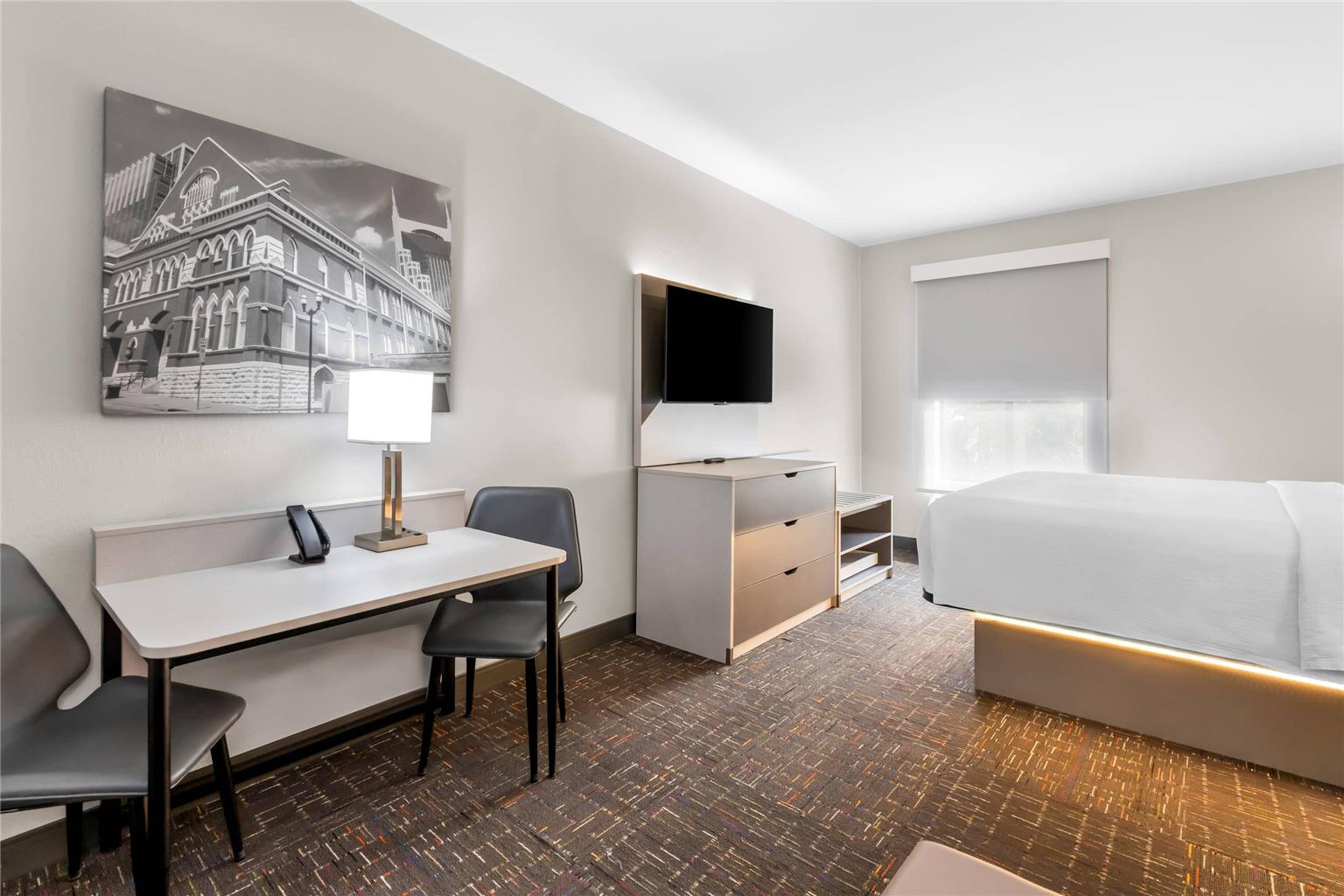 Brentwood Suites Nashville an Ascend Collection Hotel - photo 13