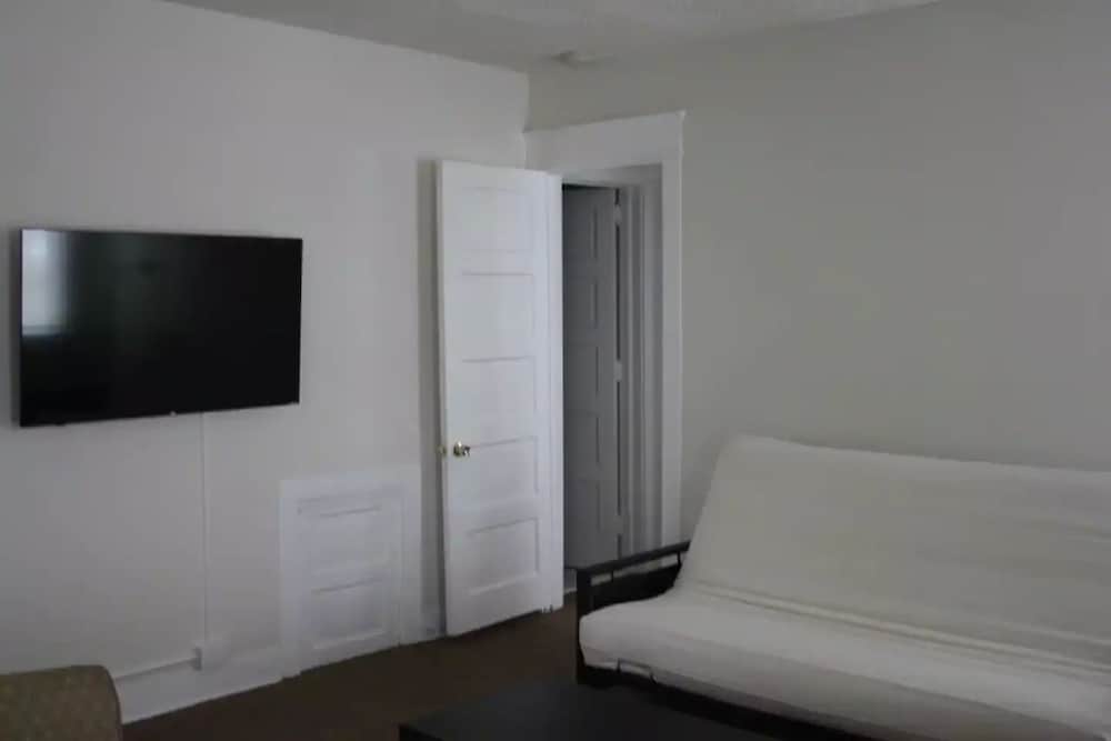 North Beach Hotel - photo 14