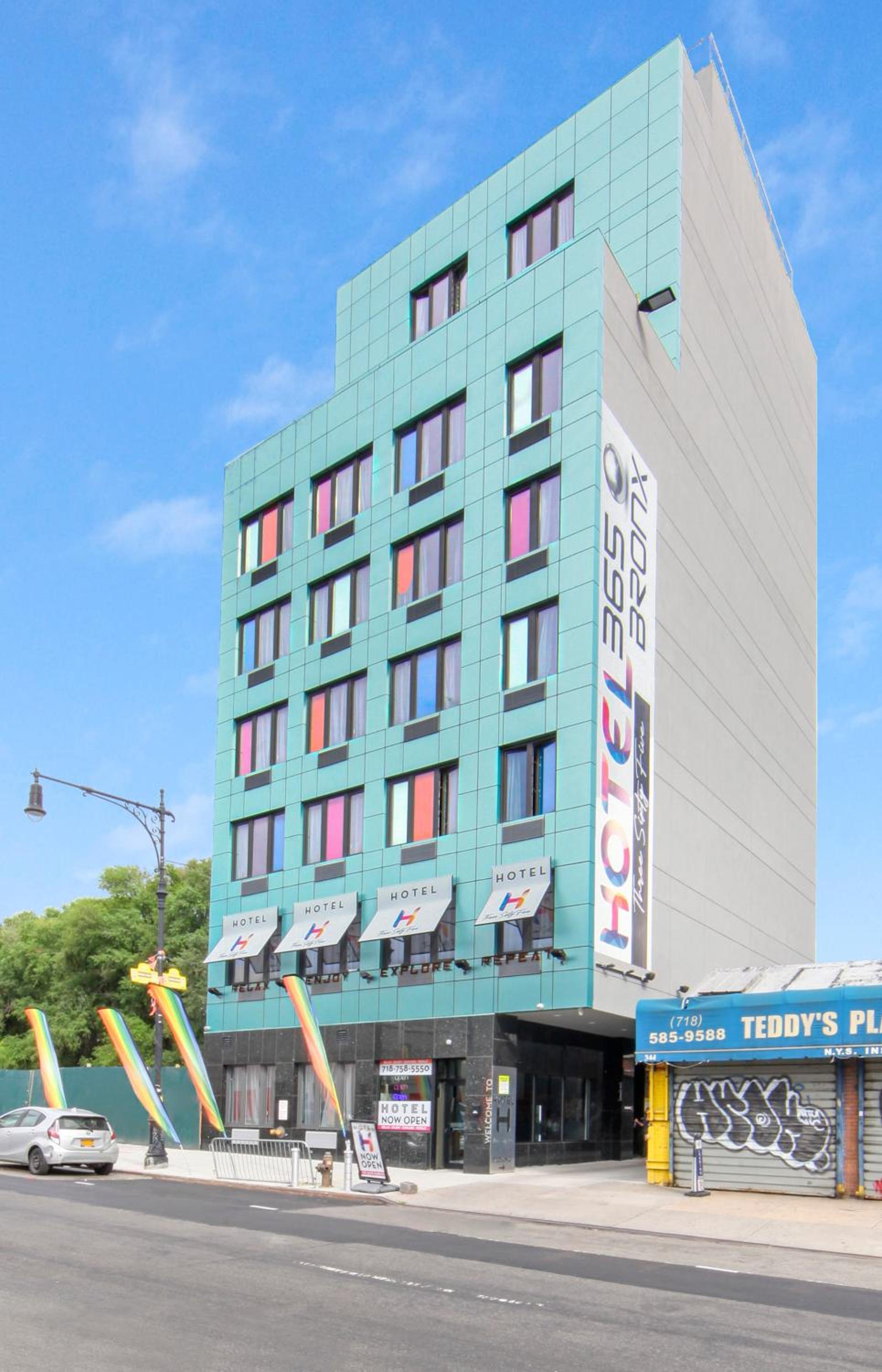 Hotel 365 Bronx - photo 4