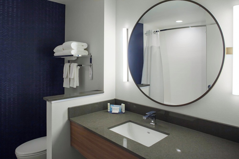 Fairfield Inn & Suites by Marriott Roanoke Salem - photo 9