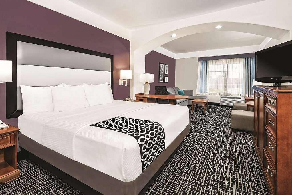 Quality Inn and Suites - photo 11