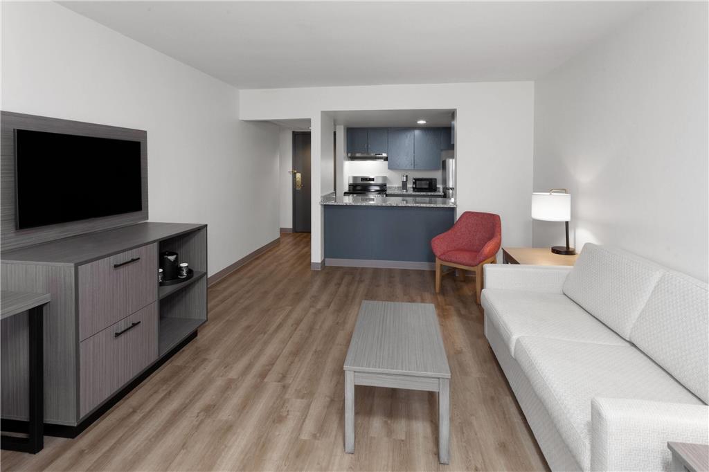 Ramada by Wyndham Milwaukee - photo 24